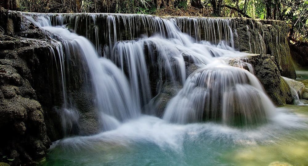 Cascade d'eau photographie pose longue