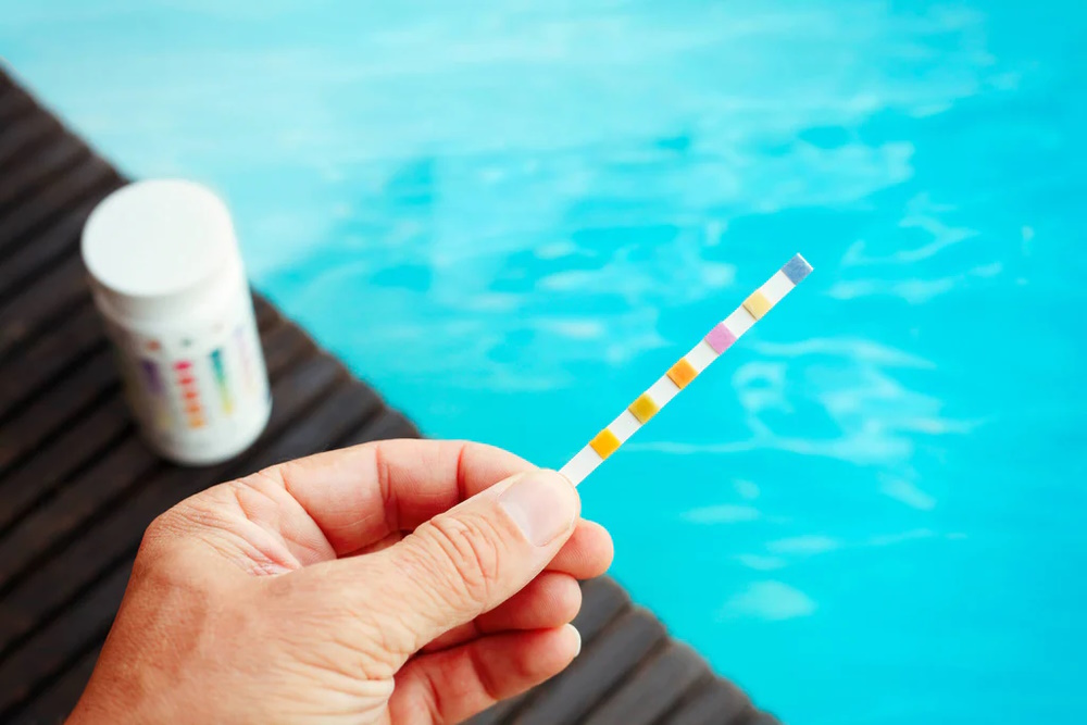 Eau verte, eau trouble: les solutions pour votre piscine avec notre outil en ligne